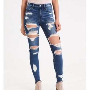 NWOT American Eagle High Rise Distressed Jeans